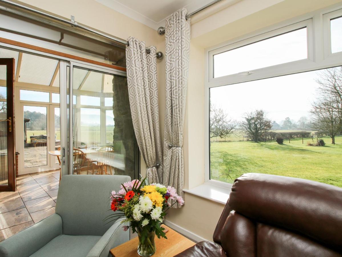 Bicton Lea Villa Acton  ภายนอก รูปภาพ
