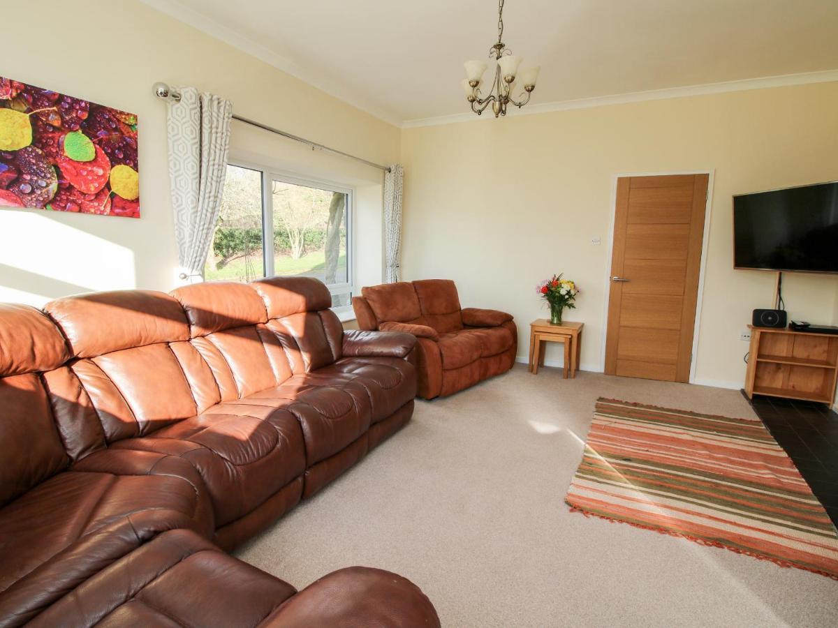 Bicton Lea Villa Acton  ภายนอก รูปภาพ