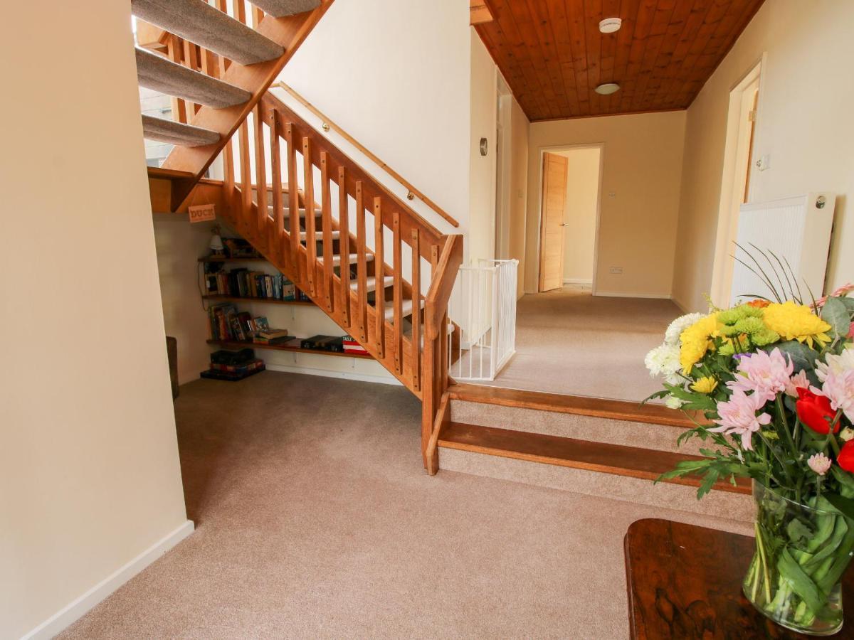 Bicton Lea Villa Acton  ภายนอก รูปภาพ