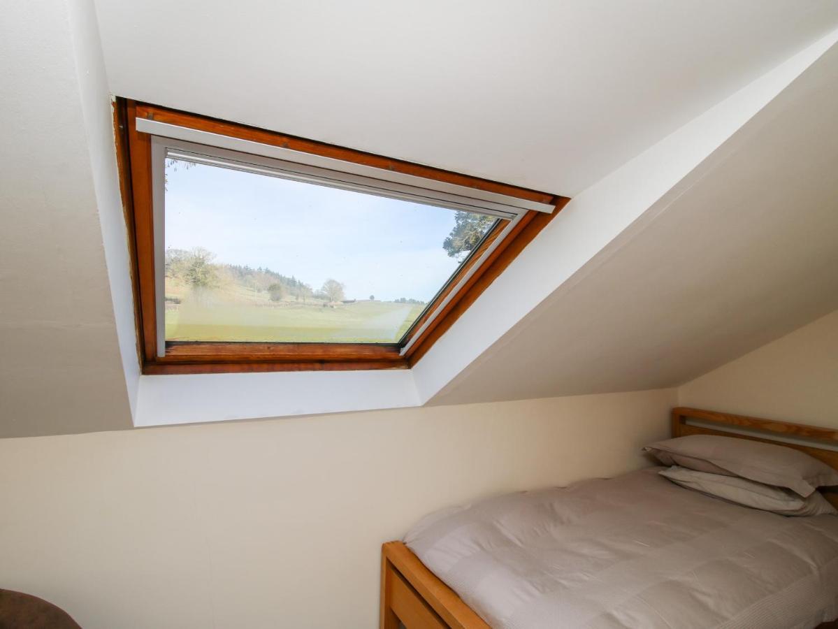 Bicton Lea Villa Acton  ภายนอก รูปภาพ