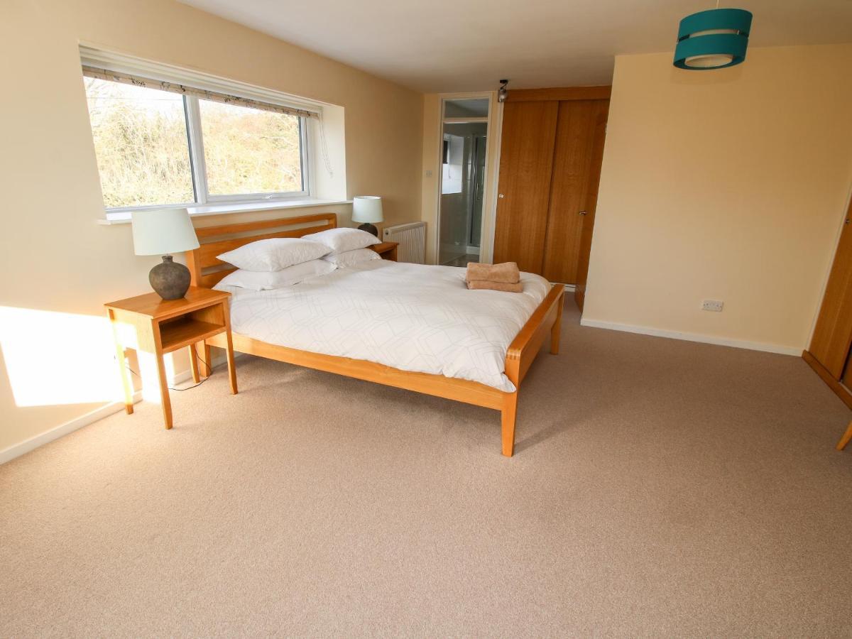 Bicton Lea Villa Acton  ภายนอก รูปภาพ