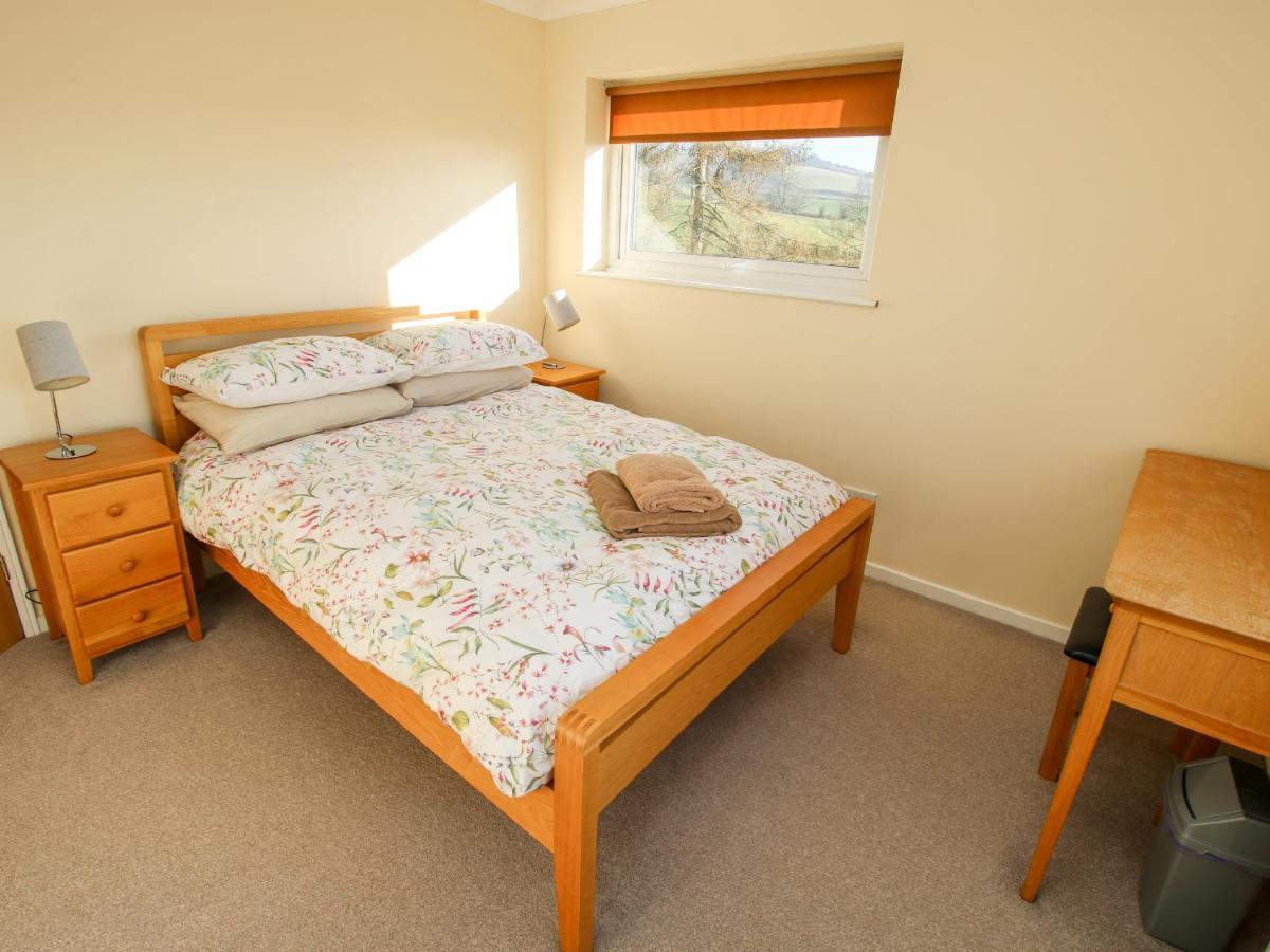 Bicton Lea Villa Acton  ภายนอก รูปภาพ