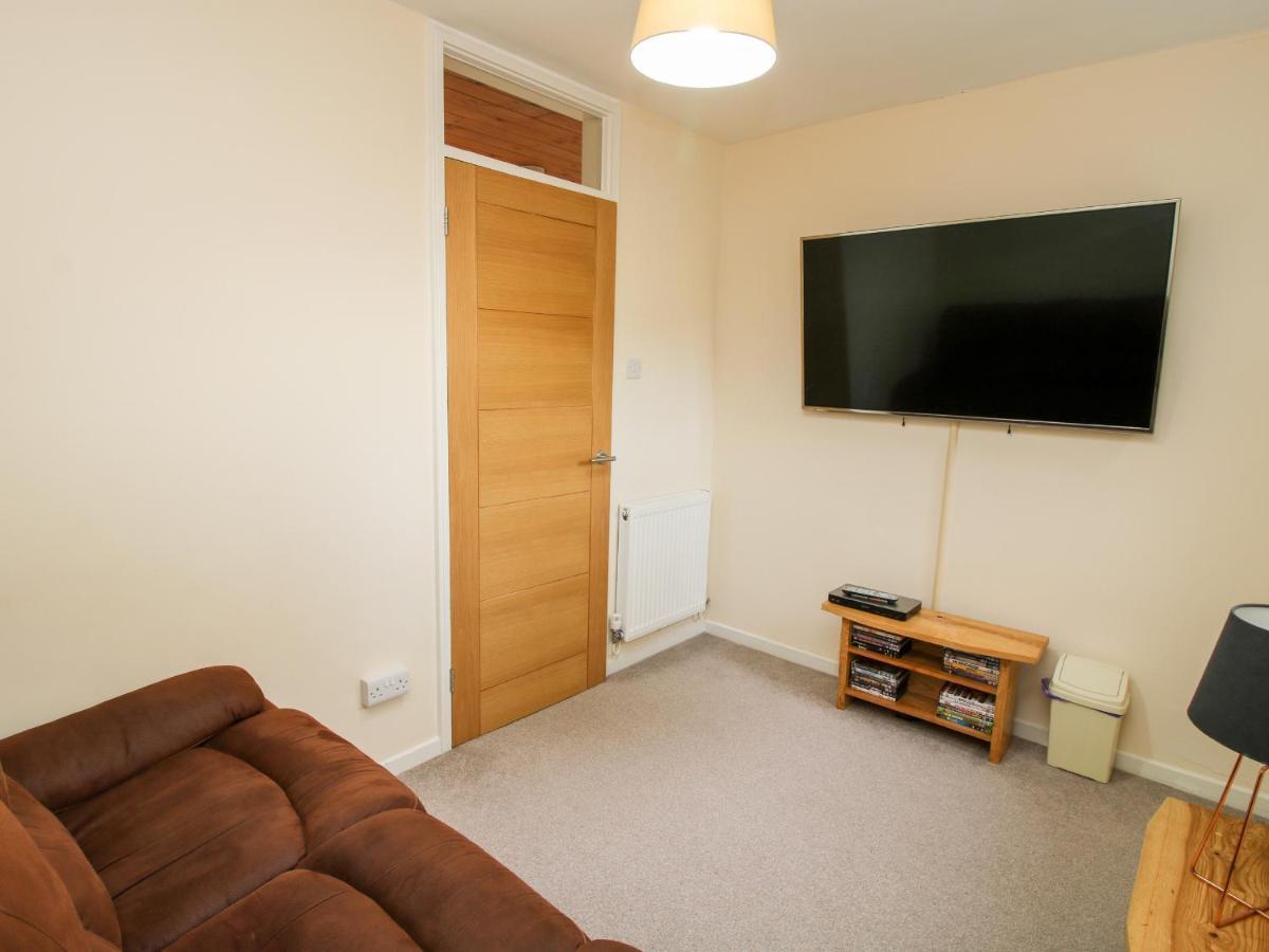 Bicton Lea Villa Acton  ภายนอก รูปภาพ