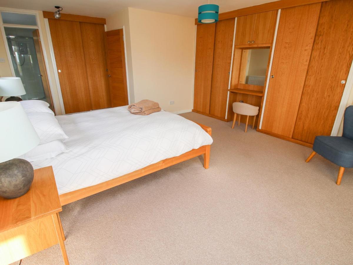 Bicton Lea Villa Acton  ภายนอก รูปภาพ
